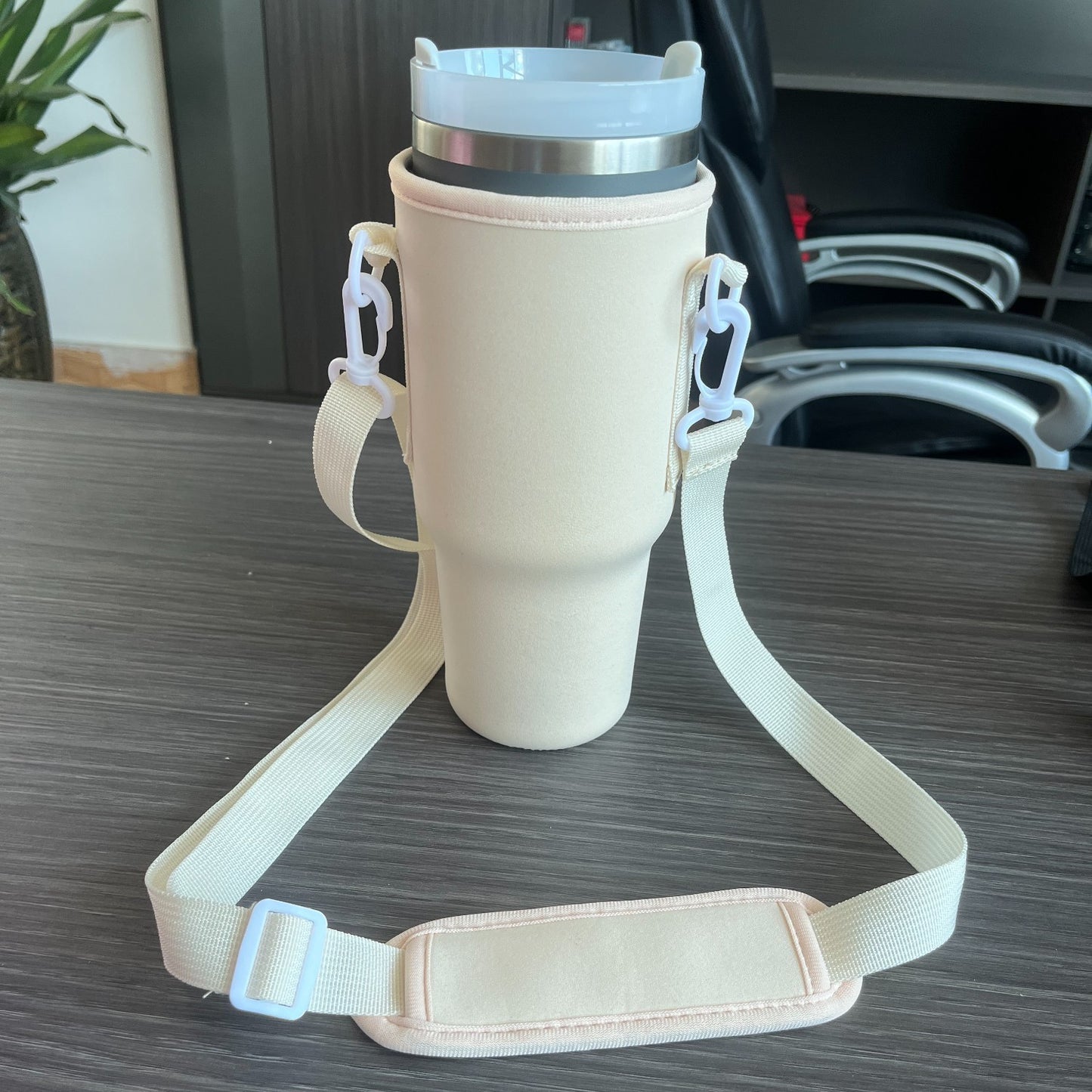 Portable Outdoor Cover for Mugs and Bottles with shoulder strap